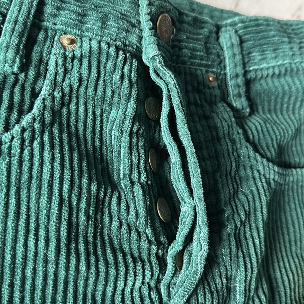 Guess Vintage Green Corduroy Women's Shorts - Picture 5 of 5
